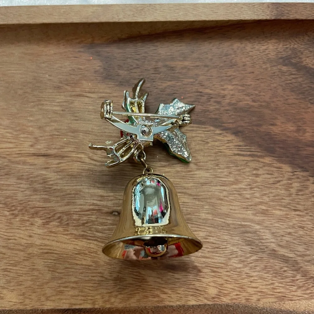 N/A charming gold